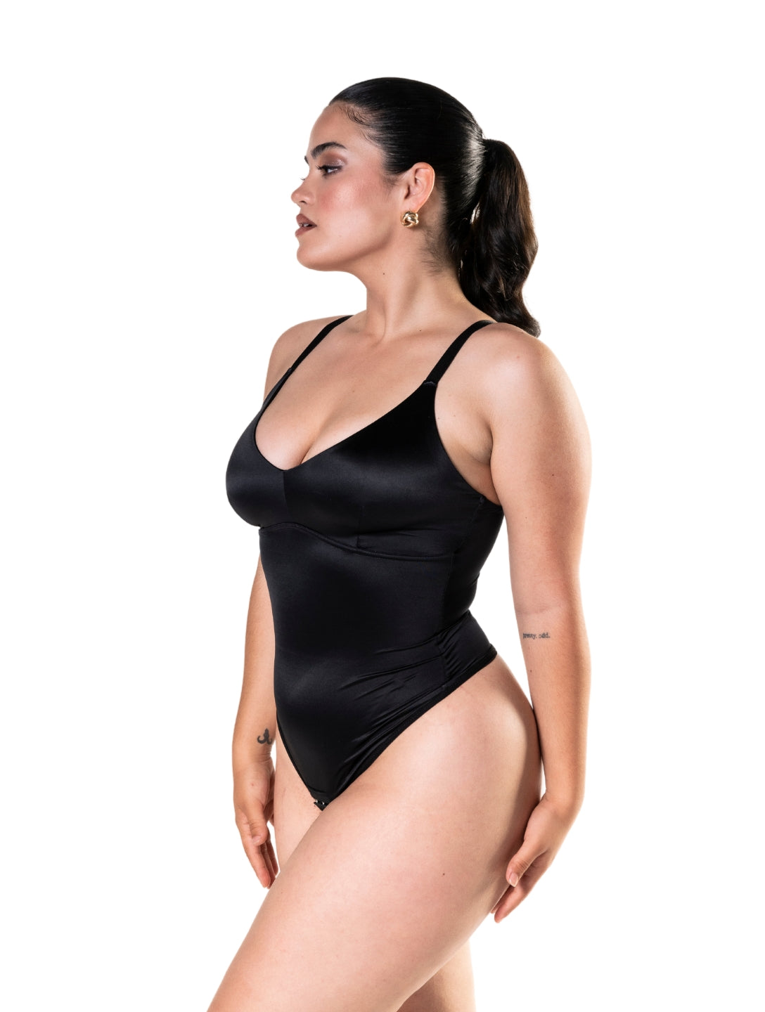 Body de satén con tanga arrebatado