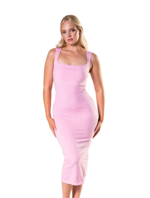 Vestido ajustado elegante com decote quadrado