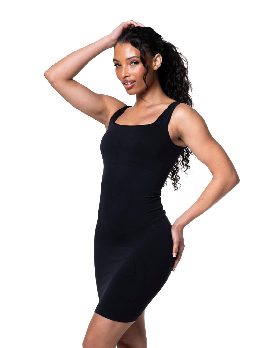 Elegante minivestido sem costuras com sofisticado decote quadrado