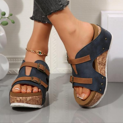 Sandalias de cuña con doble hebilla para mujer
