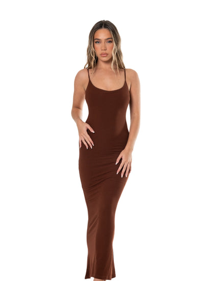 Vestido longo que acentua sua figura com elegância